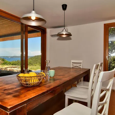 Holiday home Awesome Home In Dragove With Wifi *