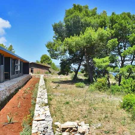 Awesome Home In Dragove With Wifi